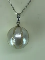12～13ｍｍ　真珠にデザインを施したネックレス・ペンダント（ラメはめ込み）Art of Pearl