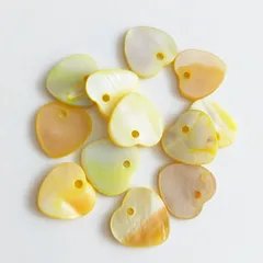天然シェルパーツ ハート型 12個入 イエロー [№ 103YE] 貝 海 カラフル レインボー プレート チャーム アクセサリー ハンドメイド資材 パーツ屋