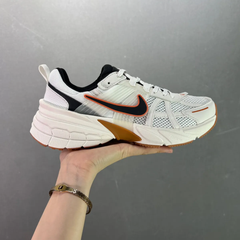 Nike V2k Runtekkスニーカー 26.5cm