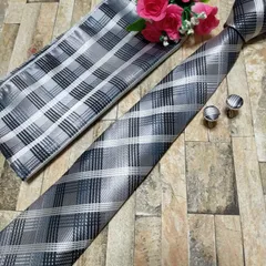 ネクタイ　チーフ　カフス　3点セット 結婚式　ビジネス　パーティー　イベント　ダンスパーティー　スーツ　ワイシャツ　小物 メンズネクタイ ポケットチーフ カフスボタン 3点 セット　シルバー色　グレー色　ブラック色　黒色　格子柄　チェック柄　ストライプ柄