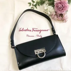 【極美品✨】フェラガモ　ガンチーニ　ワンショルダー　黒　ショルダーバッグ