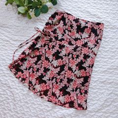 《AQUA FLORAL》アクアフローラル（38）ブラック花柄総柄リボンスカート