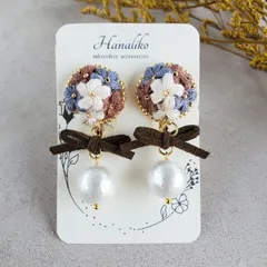 【No.RF02】刺繍イヤリング／ピアス｜くすみブルーの小花とコットンパール｜春色ニュアンスアクセ