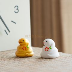 ２色　薬師窯 2025年 招福干支巳　錦彩招福干支みくじへび ディスプレイ 置物 　和縁起物 新年　接客 開店祝い 海外プレゼント 贈り物