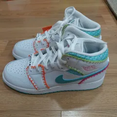 新品 NIKE(ナイキ) 若者 ジョーダン スニーカー 手っ取り早い処分です 売ってますよ^^