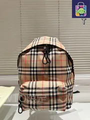 【今日特価】Burberry The Rucksack 2025 Spring Military Backpack / バーバリー ザ ラックサック 2025 年春 ミリタリーバックパック-WTO輸入
