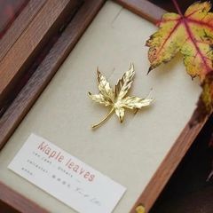 最新のデザイン 紅葉 ブローチ k18仕上げ s925 シルバー刻印 装飾品 ゴールドカラー アクセサリー
