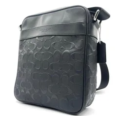 極美品<!-利用不可文字-!>COACH　コーチ　ショルダーバッグ　シグネチャー　クロスボディ　ボディバッグ肩掛け　ロゴ型押し　エンボス　PVC レザー　チャールズ フライトバッグ　斜めがけ　メンズ　レディース　ユニセックス　男女兼用　通勤　通学ブラック 黒