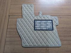 UDクオン 純正フロアマット ゴム製 - メルカリ