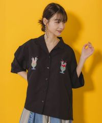 ScoLar（スカラー）レトロなネコソーダ刺繍シャツ　オフホワイト、ブラック、ピンク　152663