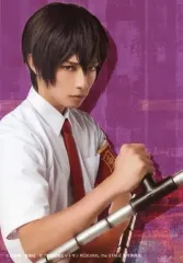 【中古】生写真(男性) 岸本勇太(雲雀恭弥)/上半身・衣装白・右手トンファー・体右向き・背景紫・キャラクターショット/「『家庭教師ヒットマンREBORN!』the STAGE」トレーディングブロマイド