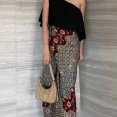 【ブラック×赤】バティック プリント ロング ラップスカート ブラック バリ島 民族衣装