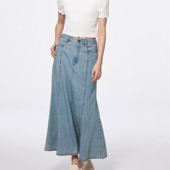 GU ライトデニムフレアマキシスカート