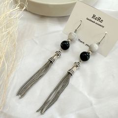 シルバータッセルのロングピアス