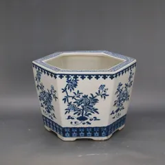 中国清時代 青花壺高さ18cm 縁にニュー、側面に直しがあります。A111