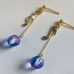 チェコガラス　ボール　ト音記号と音符　ピアス　イヤリング　ブルー　ピンク