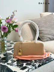 MIU MIU ロングハンドル ボウリングバッグ - 3カラー展開 (ブラック/ブラウン/ヘザーウッド) [本日特価|新品未使用品]