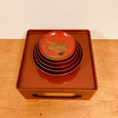 昭和レトロ　漆塗りの五組盃と杯台　「鶴に松」　祝盃