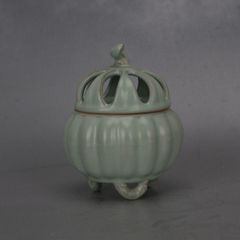 緑釉の回転式の透かし彫り香炉 装飾品 美品 景徳鎮 陶磁器 美術品 置物 北宋汝窯清涼寺透かし彫りかぼちゃ香薫炉 景徳鎮 陶磁器 装飾品