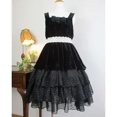 黒色に赤の透かし模様のベルベットドレス　子供ドレス　150サイズ　ワンピース　フォーマル　子供ドレス　1/2成人式　ピアノ発表会　音楽コンクール　結婚式　撮影　誕生日　クリスマス