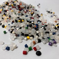 カラフルペレット　50g販売　プラスチック　工作　DIY　マテリアル　送料無料　モノファクトリー