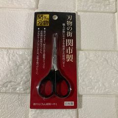 関市の刃物　指穴らくちん眉用ハサミ　日本製