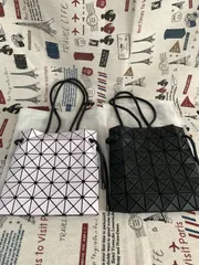 【未使用】ISSEY MIYAKE　WHITE LABEL　赤系　ポーチ　巾着 未使用】ISSEY MIYAKE WHITE LABEL 赤系 ポーチ 巾着