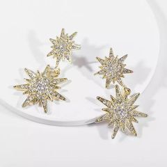 【可愛いアウトレット♡】⭐︎⭐︎揺れる星のピアス　ブライダルに　前撮りに⭐︎⭐︎