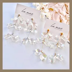 軽量 オーロラ クリア 花びら お花 ゴールド シルバー フラワー キラキラ 上品 華奢 ハンドメイドピアス 【イヤリング・アレルギー対応ポスト変更可能】