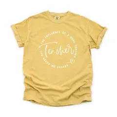 【送料無料】 Simply Sage Market レディース Tシャツ トップス The Influence Of A Good Teacher Circle Garment Dyed Tees Mustard