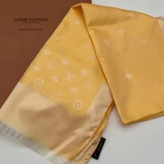 極美品　LOUIS VUITTON   ルイヴィトン　エシャルプ・カプリ　モノグラム　シルク　スカーフ　M71054 イエロー　クリスマス　フォロー割　箱付　おしゃれ　上品