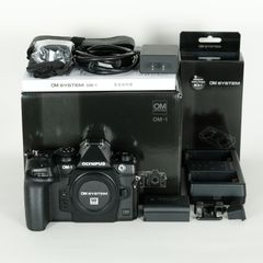 [極美品｜シャッター数679回｜別売りチャージャー付] OM SYSTEM OM-1 [ボディ] / マイクロフォーサーズマウント