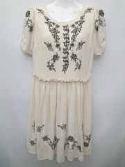 ◇ 31 Sons de mode デザイン刺繍 ウエスト切替 半袖 ミニ チュニック ワンピース サイズ36 ライトベージュ レディース P  【1406240006113】