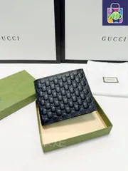 【今日特価】Gucci グッチ スプリームキャンバスシリーズ 牛皮内格を採用する
