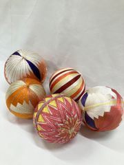 «花ラブリ»MARI374　リユース　手作り　鞠　5個セット　現品限り　まり　糸鞠　かがり鞠　インテリア小物　写真撮影　七五三　お遊戯会　発表会　ショーウィンドウ　ディスプレイ　シーズン　季節　飾り　インスタ　Instagram　桃の節句　ひな祭り