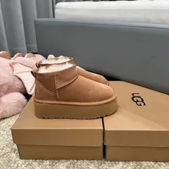 2024年最新】uggスノーブーツの人気アイテム - メルカリ