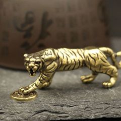 虎 真鍮 置物 縁起 干支 座 ビンテージ 風水 開運 金運 リアル - メルカリ