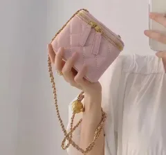 新品 ハイクラス ミニ 可愛い キルティング クロスバッグ チェーン ストラップ