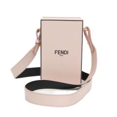 美品】FENDI ナノ ファースト チャーム プードル - メルカリ