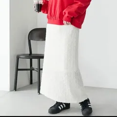 上品カジュアル【新品未使用】BONLECILL★シアージャガードナロースカート　ホワイト系