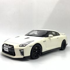 日産 GT-R NISMO 1/18 samuraiニスモホワイR35 - メルカリ