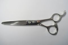 Bランク【シザーズ内山 scissors UCHIYAMA】 Aerial エアリアル セニング 美容師・理容師 5.9インチ 右利き 【中古】:I-1149