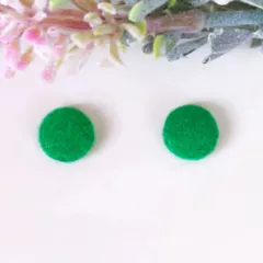 no.215　レジン　緑　ベルベット　丸型　ぷっくり　ピアス　イヤリング　ハンドメイド