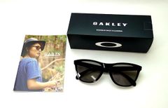 【OAKLEY×RARTSの限定カスタム・偏光サングラス】OAKLEY（オークリー）× RARTS（アーツ）　Frogskins RX(A)　Polished Black / RARTS（アーツ） グラファイトグレー 裏面マルチ