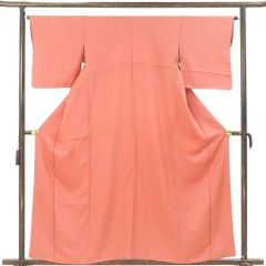色無地 身丈159cm 裄65cm 前幅23cm 後幅30cm 袖丈49cm 袖幅32.5cm レディース 袷 無地 裄Mサイズ 秋冬春用 正絹（シルク）ピンク 美品 リメイク リユース リサイクル【呉服のきくや】