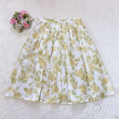 4404 ー大特価ー 美品★ 【クリアインプレッション】  フレアスカート (M) 総柄 花柄 フランドル  CLEAR IMPRESSION タック 膝丈 上品 イエロー LOT44