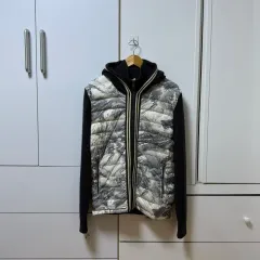 MONCLER/モンクレール 迷彩柄 ダウンジャケット フード付き Amazon | (モンクレール) MONCLER 光沢ナイロン 迷彩柄 フード