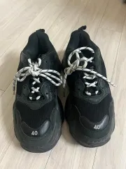美品✨バレンシアガ トリプルS クリアソール 39 赤 黒 厚底スニーカー バレンシアガ BALENCIAGA TRIPLE S トリプルエス スニーカー