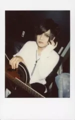【中古】生写真(男性) BLESSCODE/masaya/上半身・座り・衣装白・左向き・右手ギター・左手顔/生チェキ