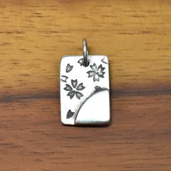 試作品のためお買い得　満月と桜 シルバー ペンダントトップ